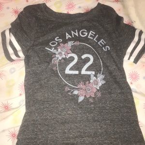 A tee shirt